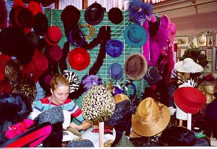 Dentelle et Broderie Chatillon : les Chapeaux