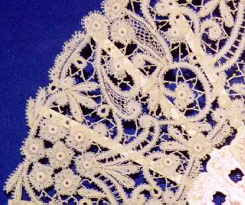 Dentelle : Travail de troisi�me ann�e (Rosaline-d�tail)