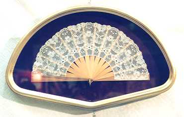 Dentelle de Binche : éventail