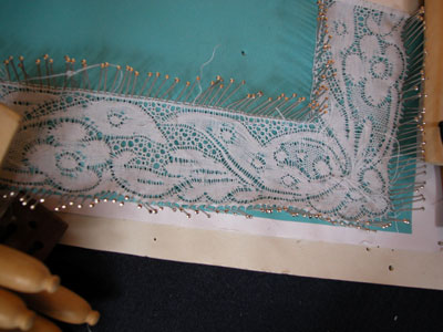 dentelle-det100.jpg (32099 octets)