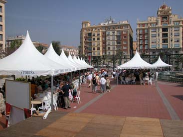 plaza101.jpg (17487 octets)