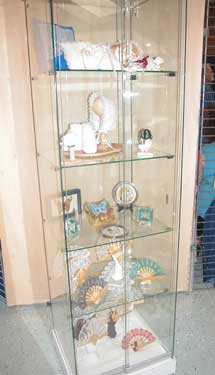 vitrine57.jpg (11676 octets)