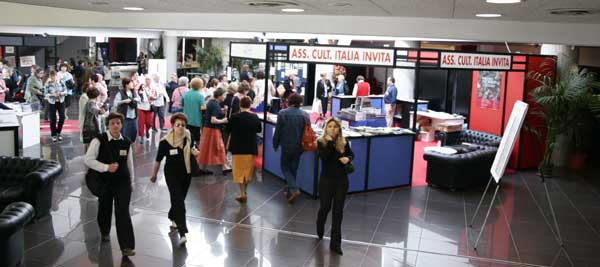 hall4805.jpg (27696 octets)