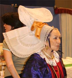coiffe-1.jpg (12488 octets)