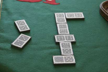 03b--jeux-de-dominos_5878.jpg (12377 octets)