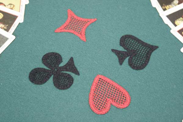 03e-tapis-de-jeu_det.jpg (26353 octets)