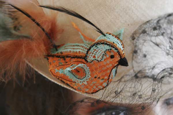 08f-chapeaux_det.jpg (25226 octets)