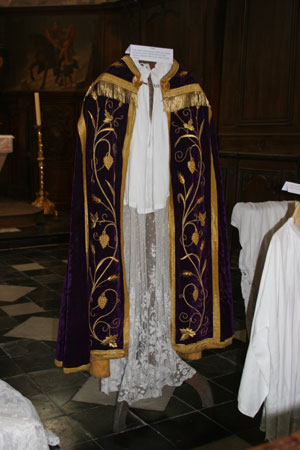 02-eglise-coeur_8320.jpg (34489 octets)