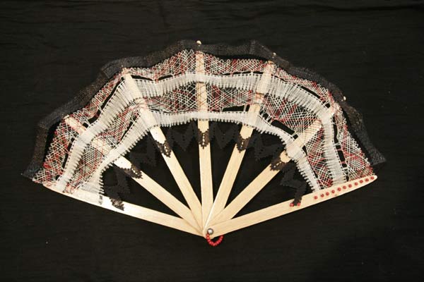 eventail-det_0724.jpg (37709 octets)