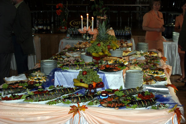 buffet-det.jpg (73527 octets)