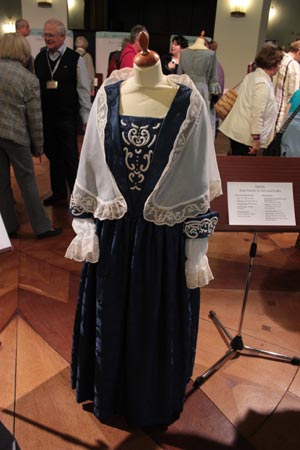 robe_1815.jpg (26986 octets)