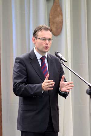discours_2708.jpg (11986 octets)