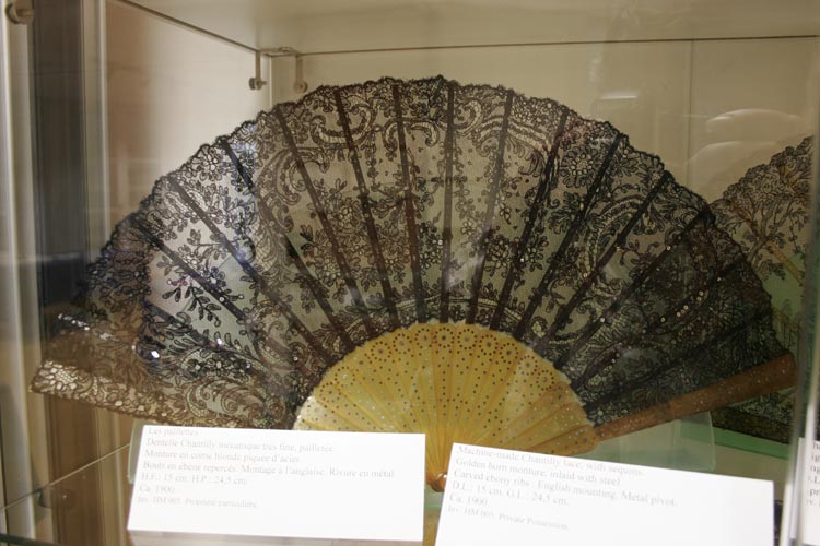 vitrine-det_1087.jpg (71113 octets)