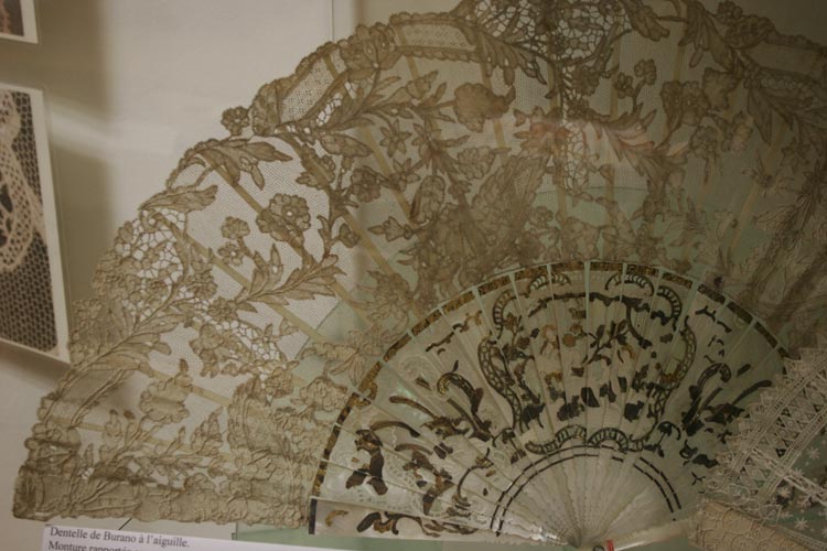 vitrine-det_1091.jpg (68635 octets)